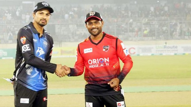 টস জিতে ব্যাটিংয়ে রংপুর
