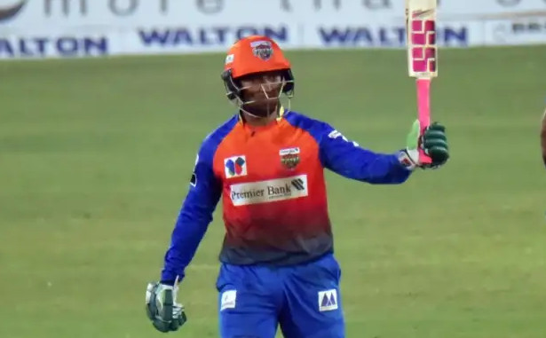 ব্যাটিংয়ে ঝড় তুলেছেন রনি তালুকদার, দেখেনিন সর্বশেষ স্কোর