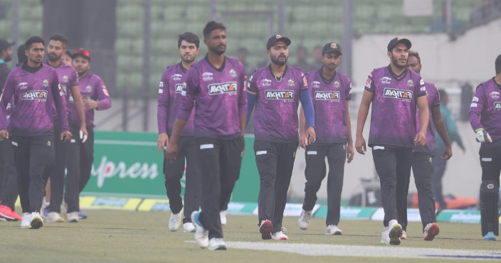 শেষ হলো খুলনা বনাম চট্টগ্রামের মধ্যকার ম্যাচের টস