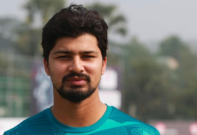 চোটের কারনে মাঠ ছাড়তে হলো রংপুররে উইকেটকিপার-ব্যাটসম্যানকে