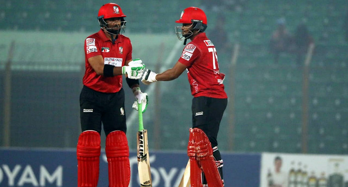 ইফতিখার সঙ্গে নিয়ে বিশ্বরেকর্ড গড়লেন সাকিব