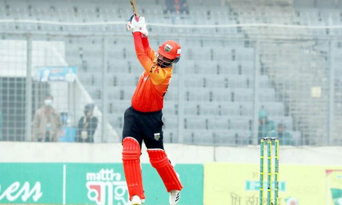 ঢাকার বিপক্ষে টস হেরে ব্যাটিংয়ে বরিশাল