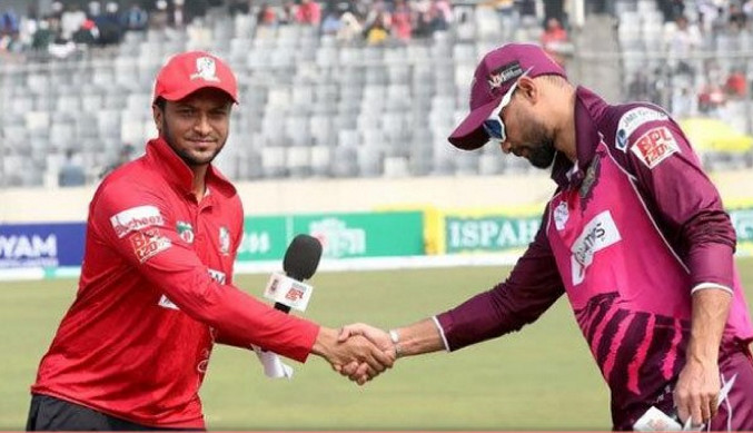 সাকিবদের বিপক্ষে টস হেরে ব্যাট করতে নেমে বিপদে মাশরাফির সিলেট