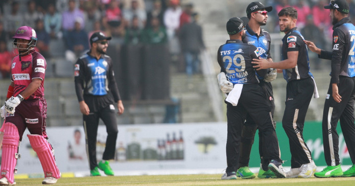 ১২ রানে ৫ উইকেট নেই সিলেটের