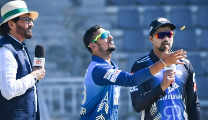 ব্যাটিংয়ে ঢাকা, দেখেনিন সর্বশেষ স্কোর