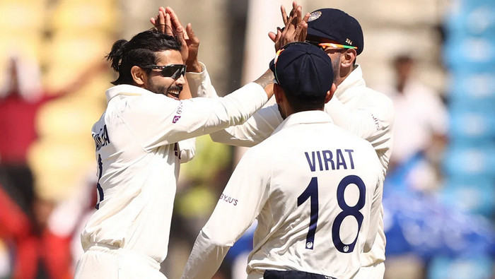 জাদেজার পর উইকেট তুলে নিলেন অশ্বিন, দেখেনিন সর্বশেষ স্কোর