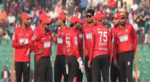 প্লে-অফ শুরুর শেষ মুহূর্তে আরো এক বড় তারকাকে দলে ভেড়ালো সাকিবের বরিশাল