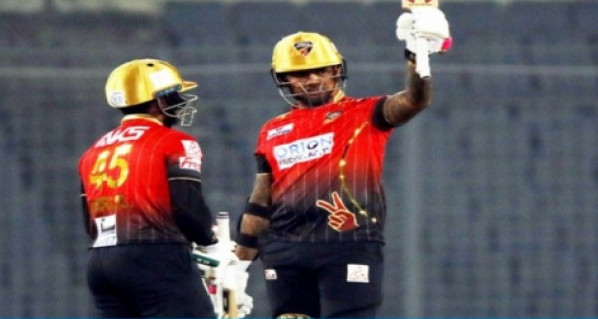 সুনীল নারিন ঝড়ে প্রথম পাওয়ারপ্লে কুমিল্লার