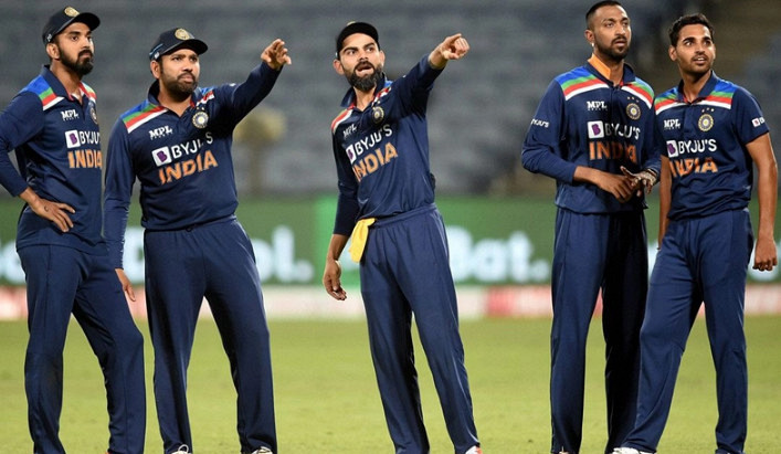 টেস্টের পাশাপাশি চমক দিয়ে অস্ট্রেলিয়ার বিপক্ষে ১৮ সদস্যের ওয়ানডে দল ঘোষণা করলো ভারত