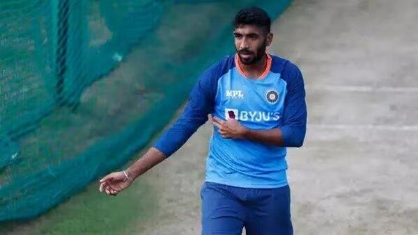 ভারতের হয়ে নয়, যে দলের হয়ে খেলেই ২২ গজে ফিরবেন বুমরাহ
