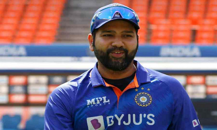 'রোহিত তো ওভারওয়েট, ওর লজ্জা করে না'