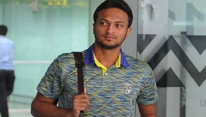 দেশে ফিরলেন বিশ্বসেরা অলরাউন্ডার সাকিব আল হাসান