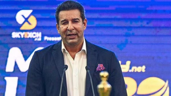 আমি কাঁদছিলাম, তখন আমার ভারতের ভিসা ছিল না- স্ত্রীর মৃত্যুর করুণ গল্প শোনালেন আকরাম