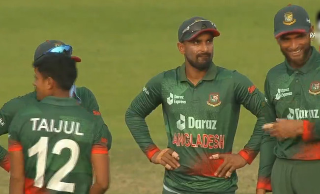 আবারও উইকেট তুলে নিল বাংলাদেশ, দেখেনিন সর্বশেষ স্কোর