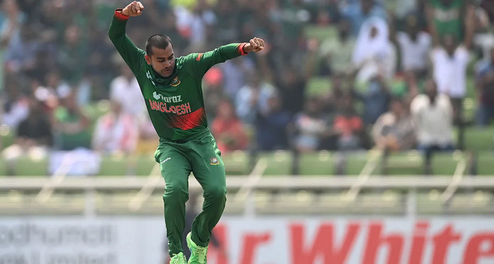 মিরাজের কাছে থামলো বাটলার ঝড়, দেখেনিন সর্বশেষ স্কোর