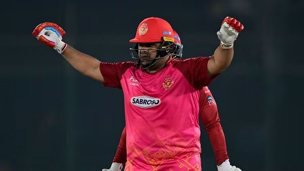 4,4,4,4,4,4,4,4,4,4,4,6,6, আবারও আজম খানের চার ছক্কার ঝড় দেখলো ক্রিকেট বিশ্ব