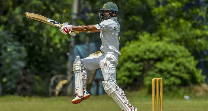 সাদমানের ব্যাটে রানের ফোয়ারা, আবারও তুলে নিলেন সেঞ্চুরি