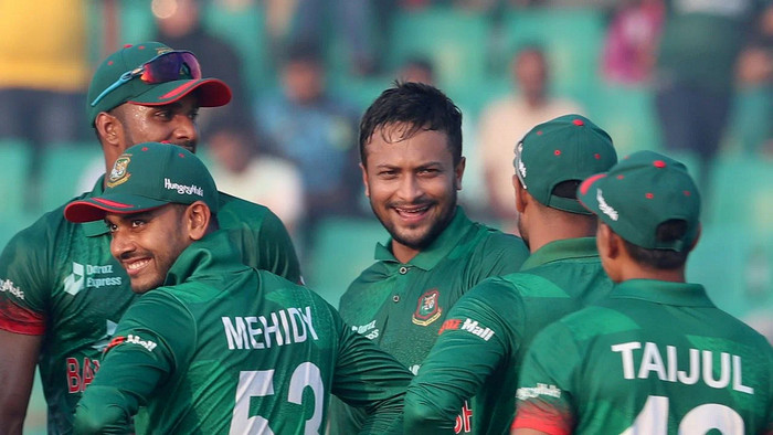 ১ রানের মধ্যে ৩ উইকেট তুলে নিল বাংলাদেশ, দেখেনিন সর্বশেষ স্কোর