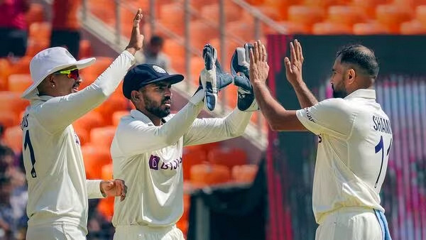 আবারও উইকেট তুলে নিল ভারত, দেখেনিন সর্বশেষ স্কোর