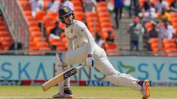 ৫০ ওভার শেষ, দেখেনিন সর্বশেষ স্কোর