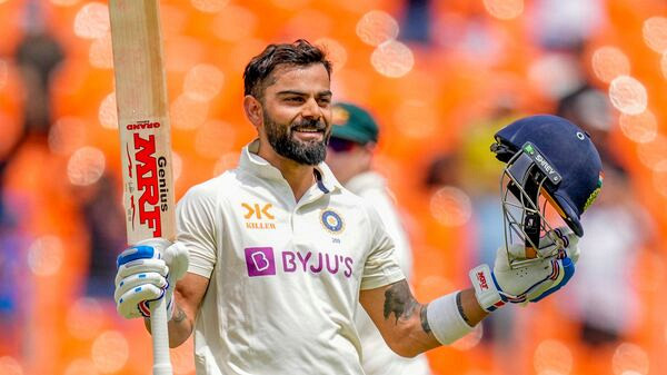 কোহলির সেঞ্চুরি, দেখেনিন সর্বশেষ স্কোর