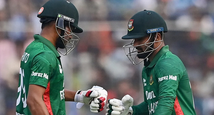 ইংল্যান্ডকে বিশাল রানের টার্গেট দিল বাংলাদেশ