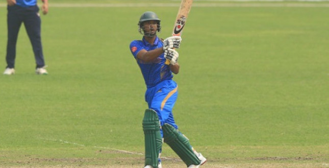 আবারও নাঈমের ব্যাটে রানের ফোয়ারা