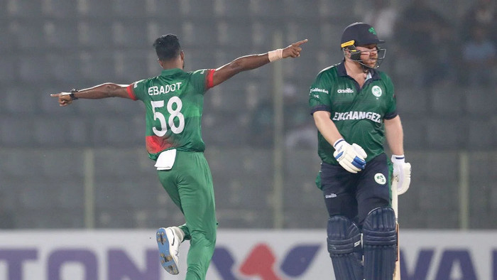 বাংলাদেশের বোলিং তোপে ব্যাটিং বিপর্যয়ে আয়ারল্যান্ড