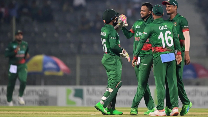 আয়ারল্যান্ডের বিপক্ষে রেকর্ড জয়ের দিনে ম্যাচ সেরা হলেন যে ক্রিকেটার