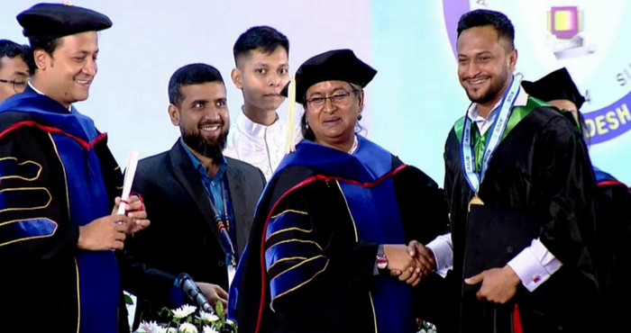 ১৪ বছর পর স্নাতক ডিগ্রী পেলেন সাকিব আল হাসান