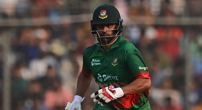বাংলাদেশের প্রথম ব্যাটার হিসেবে নতুন ইতিহাস গড়লেন তামিম