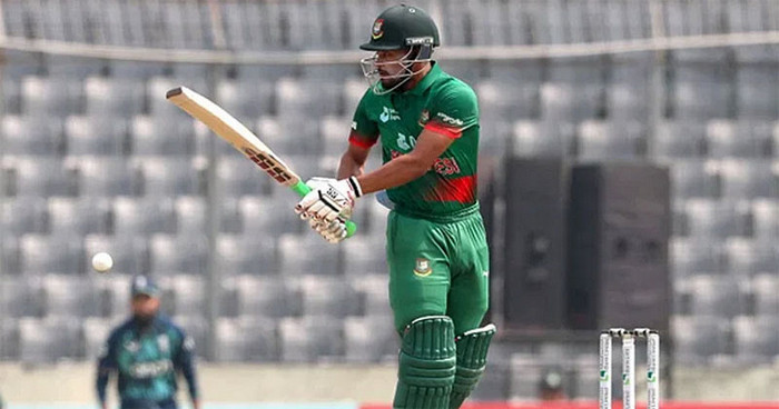 ফিফটি তুলে নিলেন শান্ত