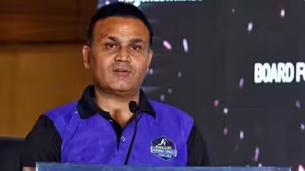 শাস্ত্রী নয় কোচ হিসেবে বীরেন্দ্র সেহওয়াগকে চেয়েছিলেন কোহলি