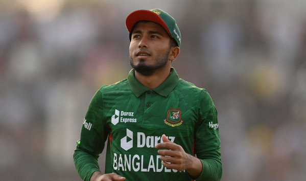 যে কারনে ঢাকায় ফিরলেন আফিফ হোসেন