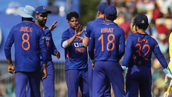 ভারতকে বিশাল রানের টার্গেট দিল অস্ট্রেলিয়া