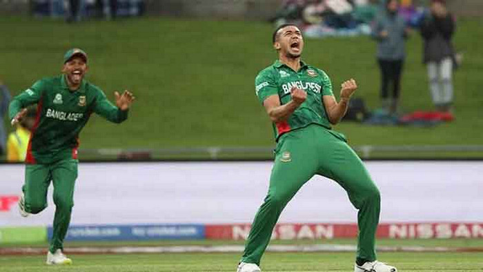 হাসানের তিন, তাসকিনের এক, ব্যাটিং বিপর্যয়ে আয়ারল্যান্ড, দেখেনিন সর্বশেষ স্কোর