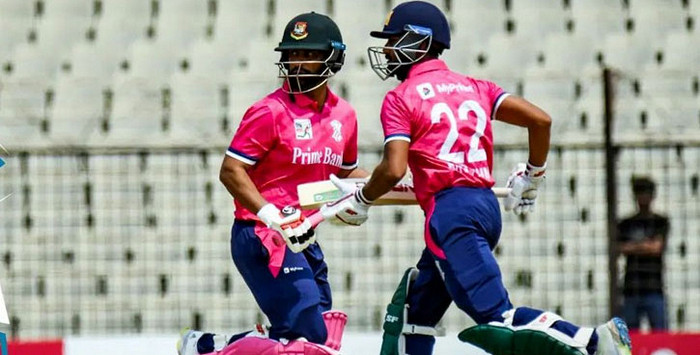 তামিমের সেঞ্চুরি, মুশফিকের দারুন ব্যাটিং