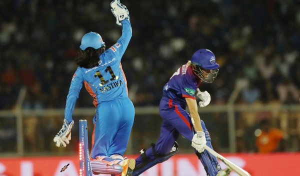 ফাইনালে মুম্বইকে মাঝারি রানের টার্গেট দিল দিল্লি