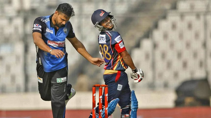 আশরাফুলের রেকর্ড ভেঙে দিলেন মাশরাফী