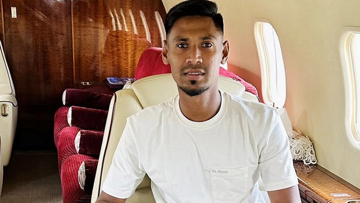 আজ সকালে দেশ ছাড়লেন মুস্তাফিজ