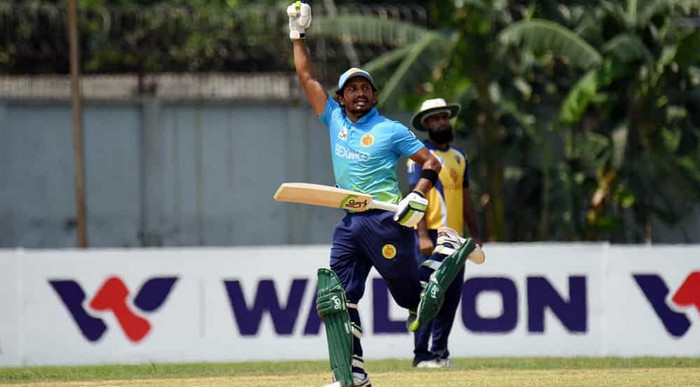 এই যেন ব্যাট নয় ধারালো তোলোয়ার: ১৩টি চার ও ৫টি ছক্কায় ‘১২৭’ বলে ‘১৫৩’ রানের বিধ্বংসী ইনিংস বিজয়