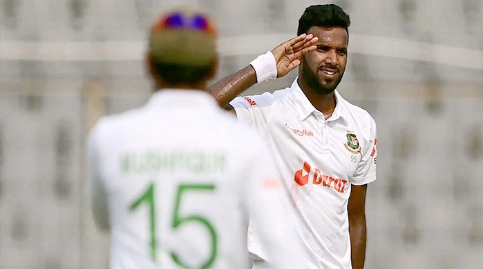 শরিফুলের পর এবাদতের আঘাত, দেখেনিন সর্বশেষ স্কোর