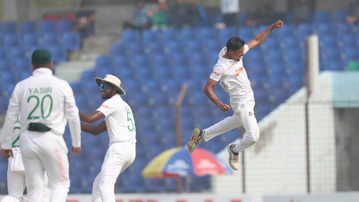 আবারও উইকেট তুলে নিল বাংলাদেশ, দেখেনিন সর্বশেষ স্কোর