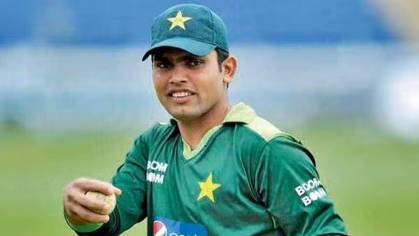 মহম্মদ আমিরের আগে দেশের প্রতিভাবান তারকাদের দলে সুযোগ দেওয়া উচিত: কামরন আকমল
