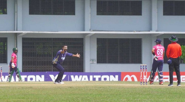আম্পায়ারের সিদ্ধান্তে এবার রেগে আগুন মাশরাফি