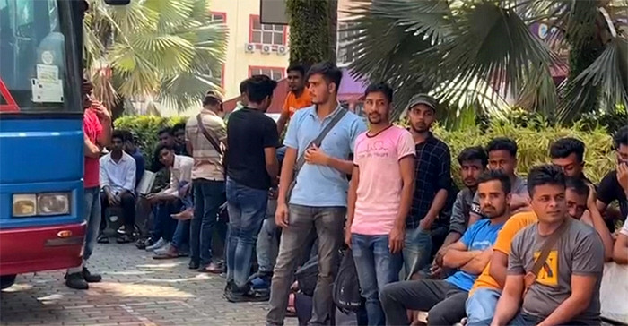 ব্রেকিং নিউজ: মালয়েশিয়ায় ২২৬ বাংলাদেশি ও নেপালি শ্রমিক উদ্ধার