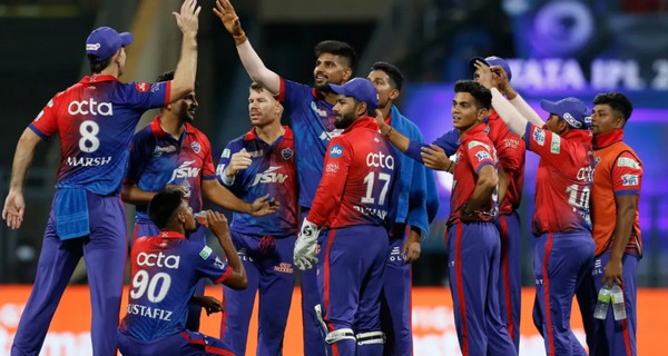 ঘরের মাঠে হেরে আইপিএল থেকে ছিটকে গেল দিল্লি