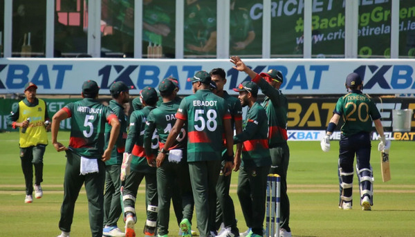 আয়ারল্যান্ডের অধিনায়ককে সাজ ঘরে ফেরালেন এবাদাত, দেখুন সর্বশেষ স্কোর