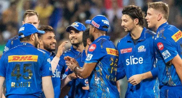 জয়ের ধারা বজায় রাখতে লক্ষ্ণৌ বিপক্ষে শক্তিশালী একাদশ ঘোষণা করলেন মুম্বই