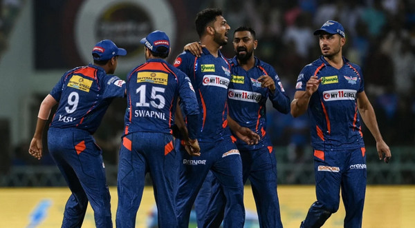 শেষ ওভারে মুম্বাইকে হারিয়ে আইপিএলের পয়েন্ট টেবিল উল্টে পাল্টে দিল লক্ষ্ণৌ